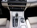BMW Řada 5 (2012) M550d X-DRIVE 280kW KRÁSNÝ VŮZ - náhled 13