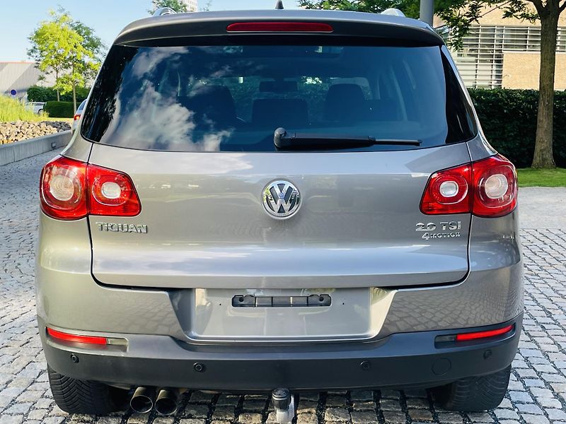 Volkswagen Tiguan 2.0TSI 4x4 AUT SERVISKA VYHŘEV - fotka 17 z 47