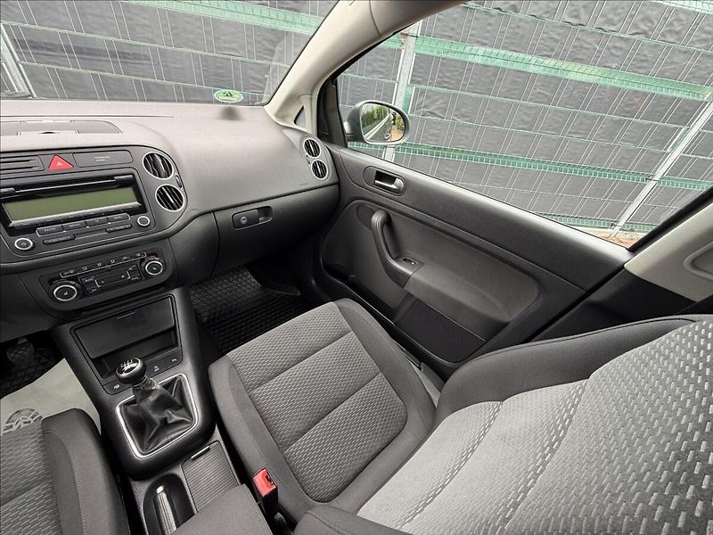 Volkswagen Golf Plus 1.6 TDI Comfortline - fotka 11 z 19