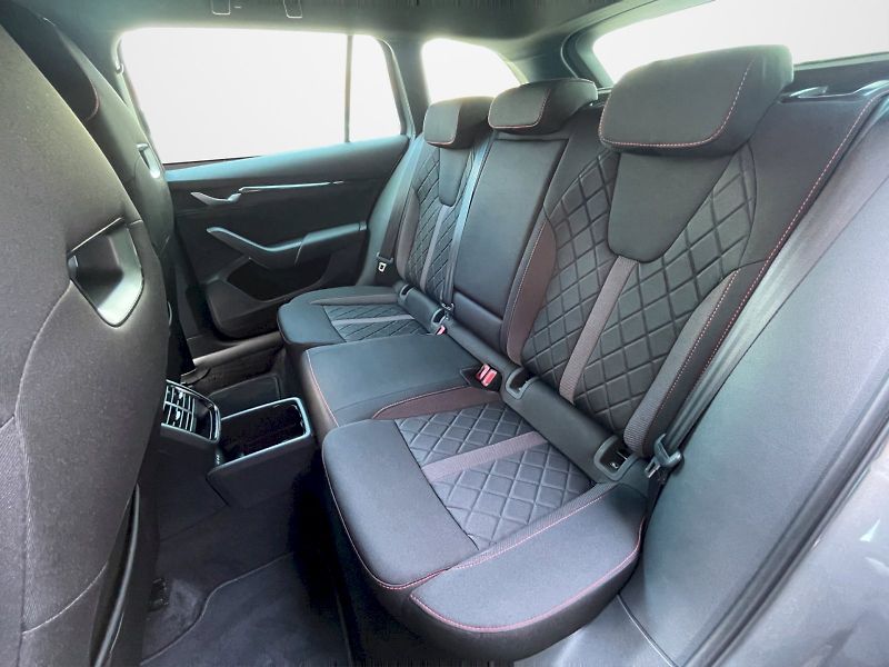 Škoda Octavia (2025) 2.0 TSI 195 kW DSG RS - fotka 25 z 34