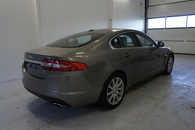 Jaguar XF 3.0D 202kW S-PORTFOLIO - fotka 6 z 34