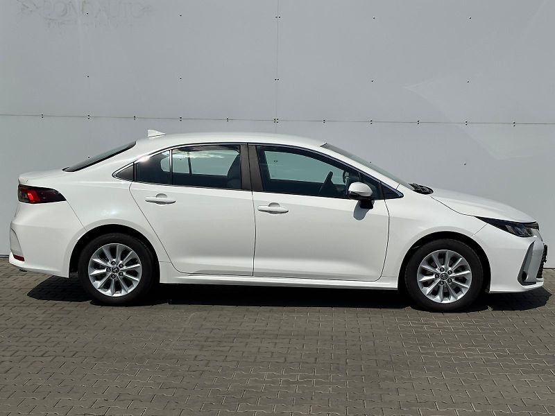 Toyota Corolla 1.5 Dynamic Force Comfort Tech - fotka 8 z 27