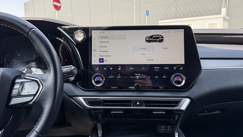 Lexus RX 500h 500H 2,4 HEV F SPORT - fotka 13 z 29