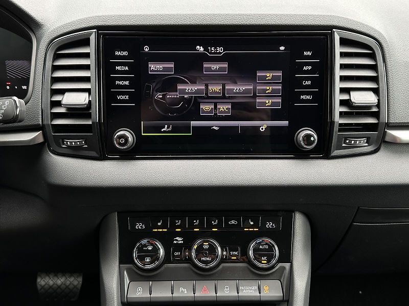 Škoda Karoq 1.5TSi DSG 150PS LED V.Cockpit - fotka 17 z 38