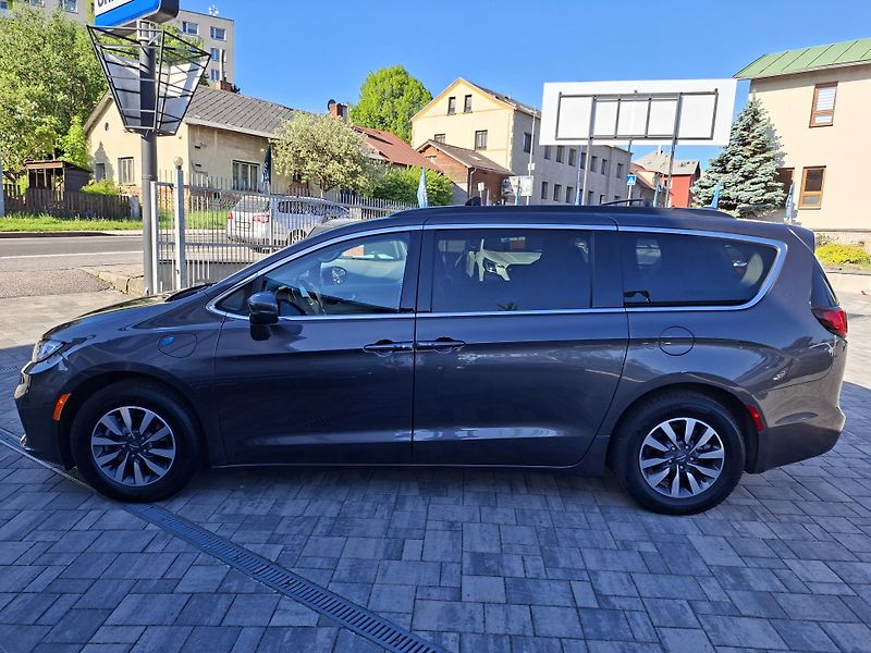 Chrysler Pacifica (2022) 3,6L V6 HYBRID, kůže, servis  - fotka 4 z 33