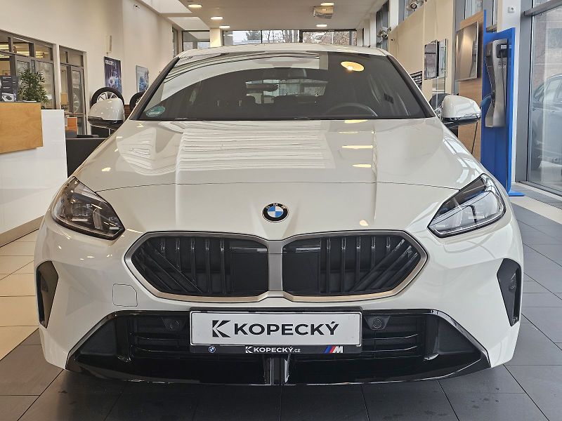 BMW Řada 1 118d - fotka 3 z 31