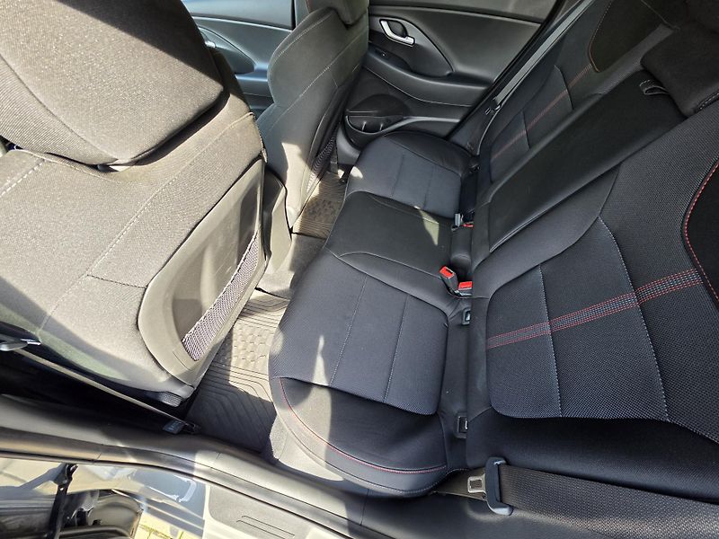 Hyundai i30 (2022) 1,5 TGDI 117kW N Line HB - fotka 10 z 16