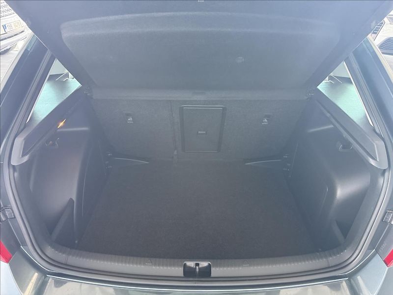 Škoda Rapid 1,2   TSI,DRIVE,SERVISKA,1.MAJ - fotka 22 z 23
