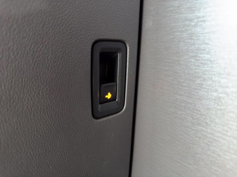 Volkswagen California eHybrid 4M Ocean HuD IQ DCC Ta - fotka 28 z 28