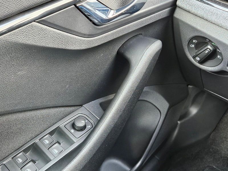 Škoda Kamiq (2024) SELEC TSI 85/1.0 M6F - fotka 20 z 28