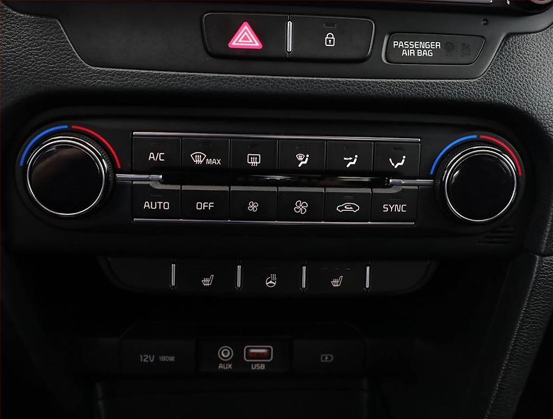 Kia Ceed (2019) 1.4 T-GDI, Serv.kniha - fotka 13 z 19