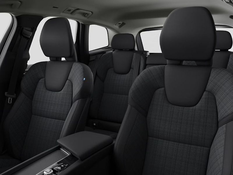 Volvo XC60 ESSENTIAL B5 AWD 184KW - fotka 7 z 11