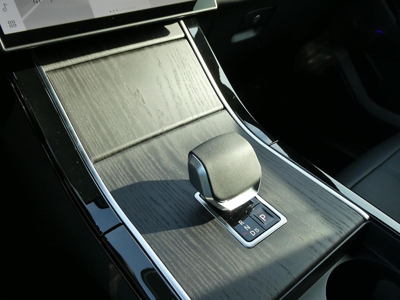 Land Rover Range Rover Velar Dynamic SE P400e - fotka 29 z 37