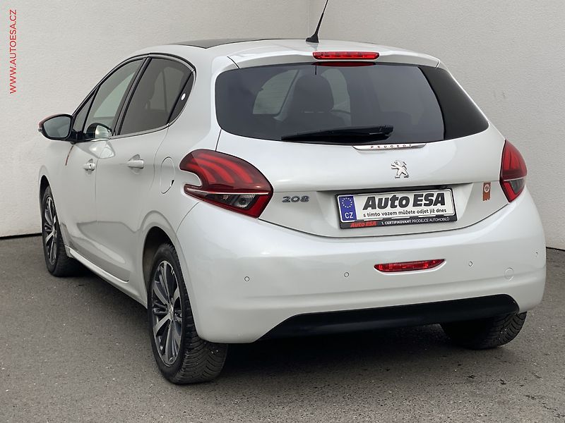 Peugeot 208 (2017) 1.2PT, Roland Garros, panor - fotka 6 z 17