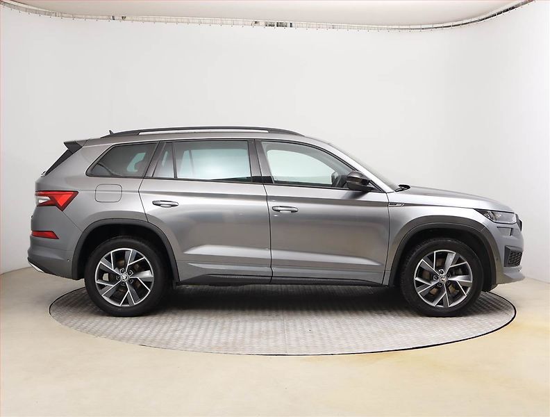 Škoda Kodiaq (2023) 2.0 TDI - fotka 6 z 23