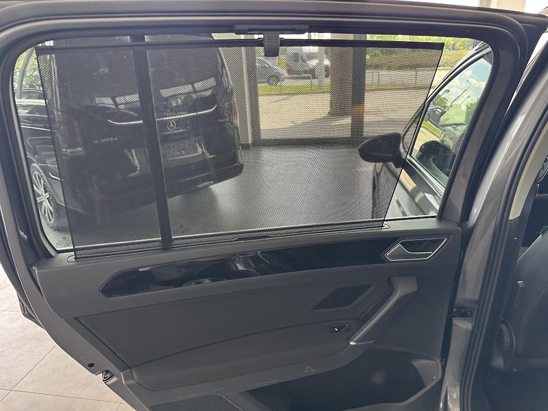Volkswagen Touran (2020) 1,5TSi DSG 7.MÍST NAVIGACE ACC - fotka 28 z 31
