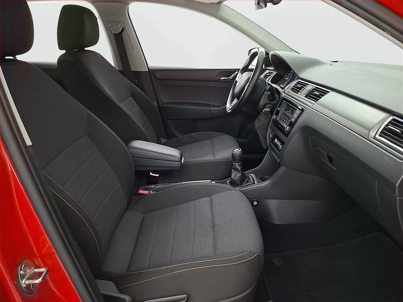 Škoda Rapid (2016) Spaceback 1.2 TSI, ČR,1.maj - fotka 9 z 17