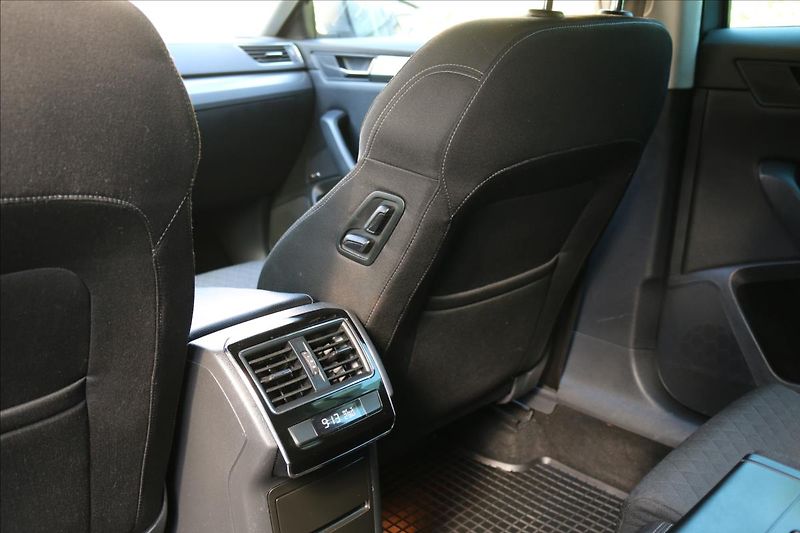 Škoda Superb 2,0 TDi, DSG , 4x4 - fotka 37 z 52