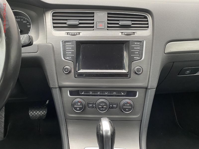 Volkswagen Golf (2013) 1.2 TSi VII, Comfortline, DSG - fotka 12 z 17