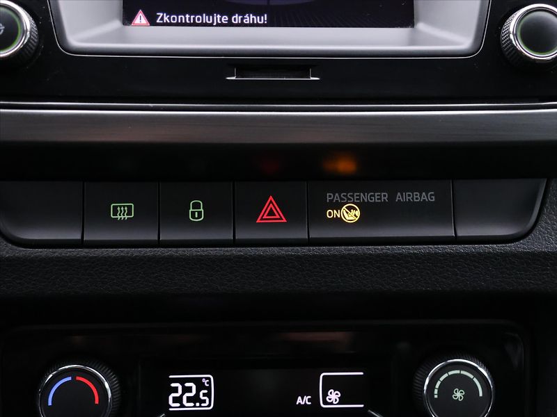 Škoda Fabia 1,2 TSI 81kW Style CZ 1.Maj. - fotka 22 z 32