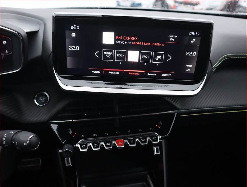Peugeot 2008 (2023) GT 1.2 PureTech - fotka 12 z 21