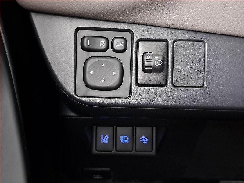 Toyota Yaris (2017) 1.5 Dual VVT-i, Automat, ČR - fotka 18 z 20