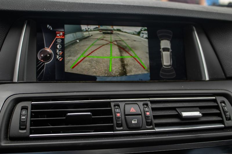 BMW Řada 5 M550d Xdrive - fotka 15 z 21