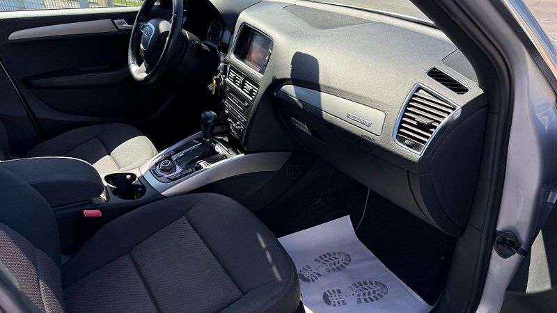 Audi Q5 (2009) 3.0TDI 176kW *A/T*Tažné*Pano* - fotka 18 z 24