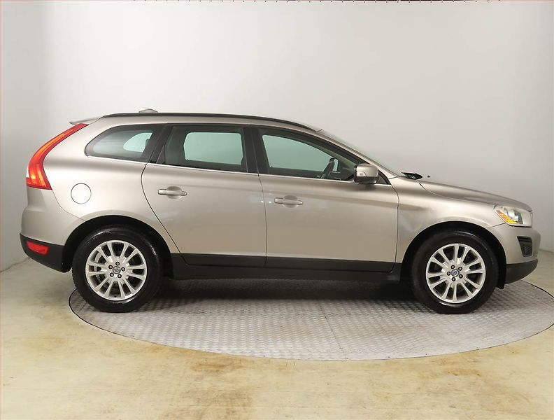 Volvo XC60 (2011) D3, Automat, Serv.kniha - fotka 6 z 22