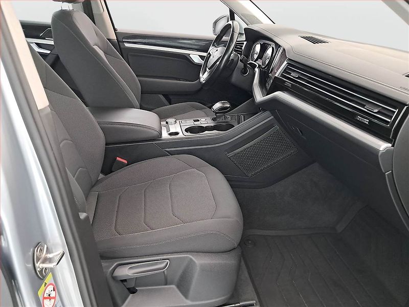 Volkswagen Touareg (2019) 3.0 TDI - fotka 9 z 21