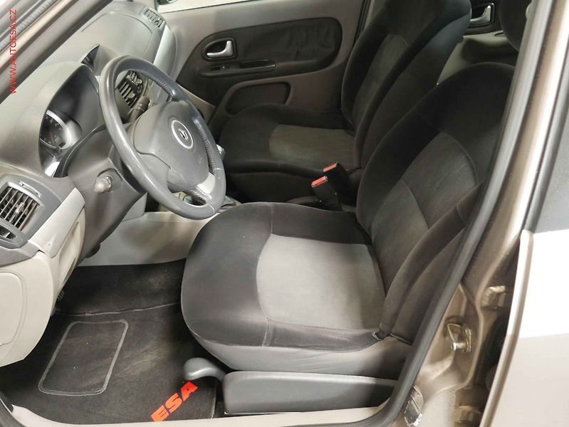 Renault Thalia (2011) 1.2 i, ČR, AC, park.asist - fotka 9 z 17