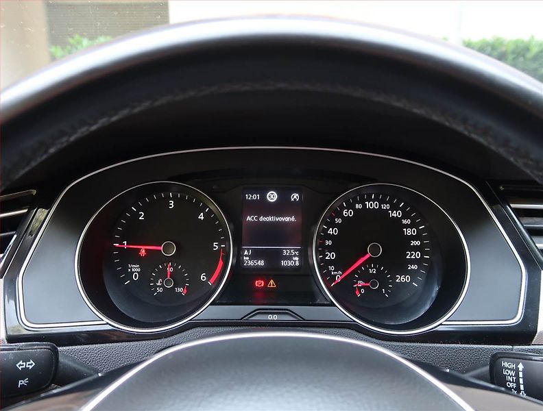 Volkswagen Passat (2019) 2.0 TDI, Navi, Tempomat - fotka 11 z 20