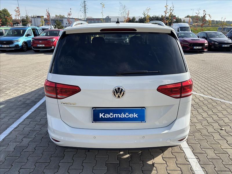 Volkswagen Touran 1,5 TSi Maraton Edition 7.Míst - fotka 4 z 47