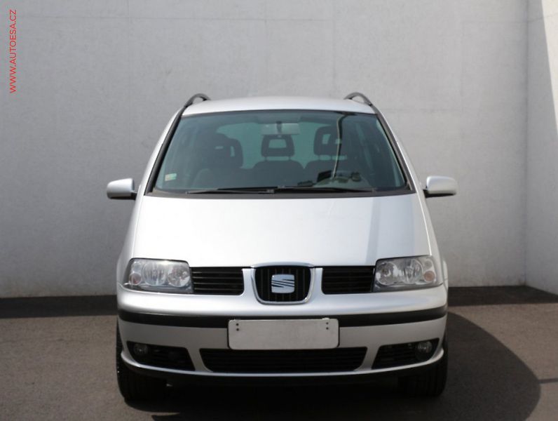 Seat Alhambra (2010) 2.0 TDi, AC, park.asist - fotka 2 z 3