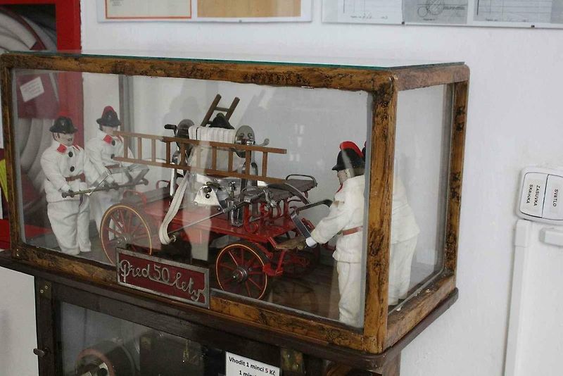 Hasičské muzeum v Krupce, má nádhernou expozici, kterou zdobí jedna z největších kolekcí motorových čerpadel - stříkaček značky Flader. Expozice se chystá na oslavu desátých narozenin.