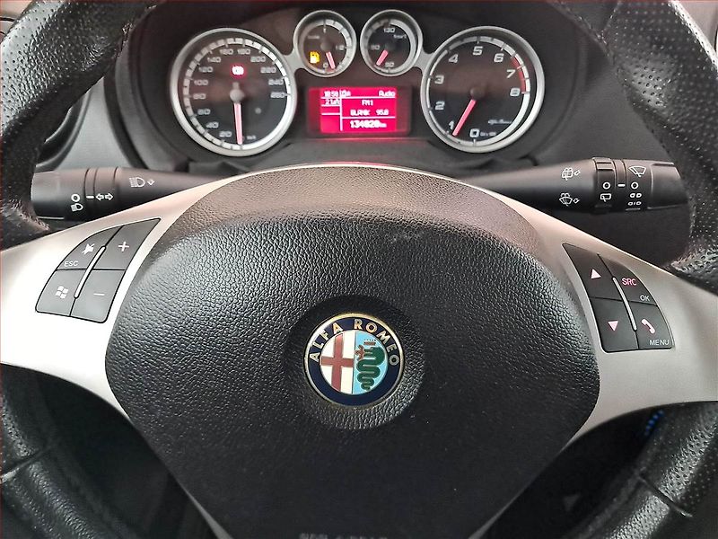 Alfa Romeo MiTo (2011) 1.4 MultiAir - fotka 17 z 17