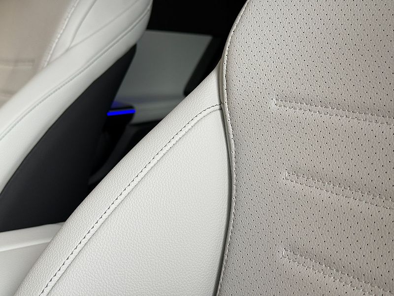 Mercedes-Benz GLC 220d 4MATIC, DISTRONIC, Tažné - fotka 17 z 38