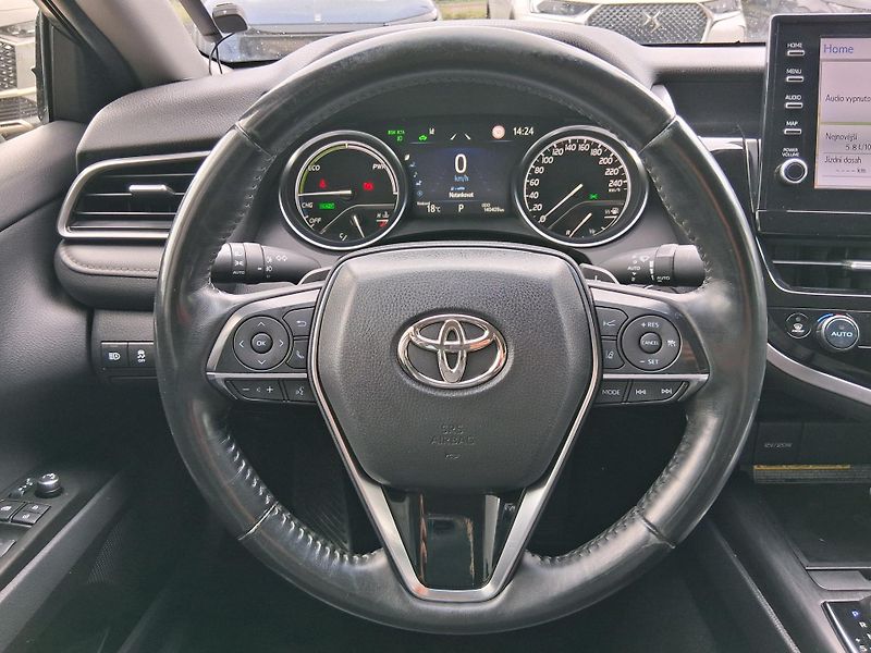 Toyota Camry EXECUTIVE 2.5 Hyb. 160 kW - fotka 11 z 31