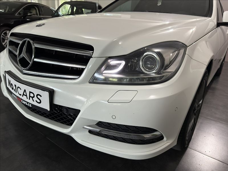 Mercedes-Benz Třídy C 2,2   250CDI 4MATIC AVANTGARDE - fotka 27 z 28