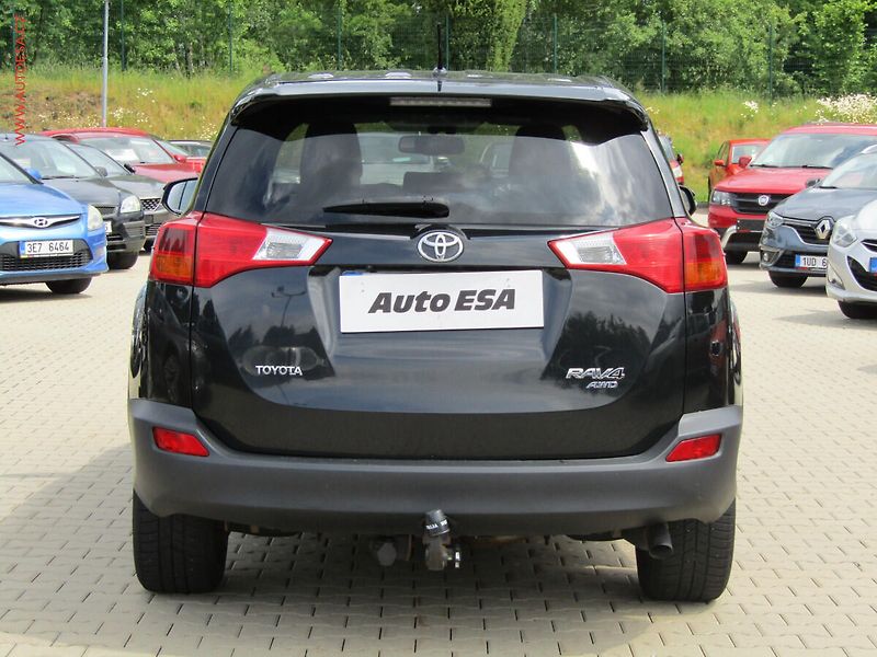 Toyota RAV4 (2014) 2.2D 4x4, ČR, servis.kniha - fotka 5 z 17