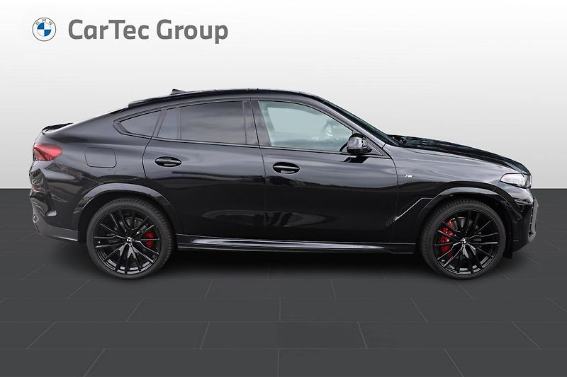 BMW X6 xDrive40d - fotka 6 z 24