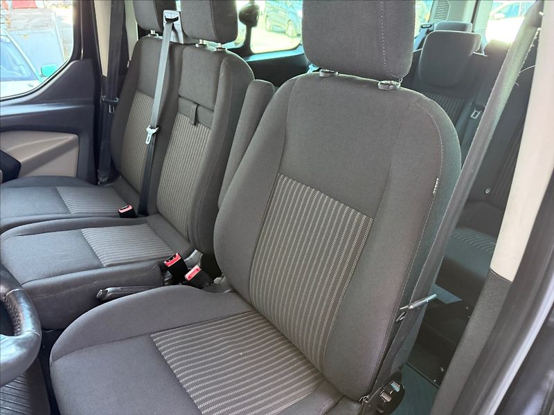 Ford Tourneo Custom 2,2 9míst,92kW,po servisu - fotka 10 z 26