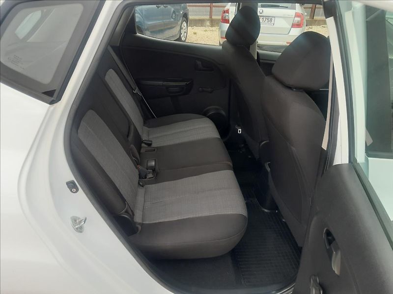 Kia Venga 1,4i16V 66kW - fotka 25 z 47