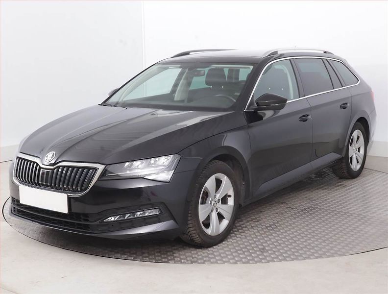 Škoda Superb (2021) 1.5 TSI, Automat, Serv.kniha - fotka 2 z 16
