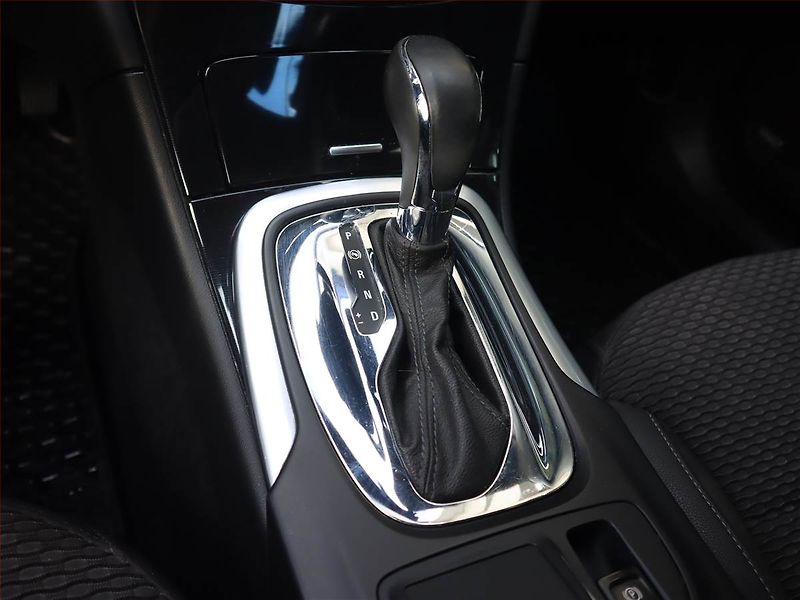 Opel Insignia (2015) 2.0 CDTI, Automat, Navi - fotka 16 z 20