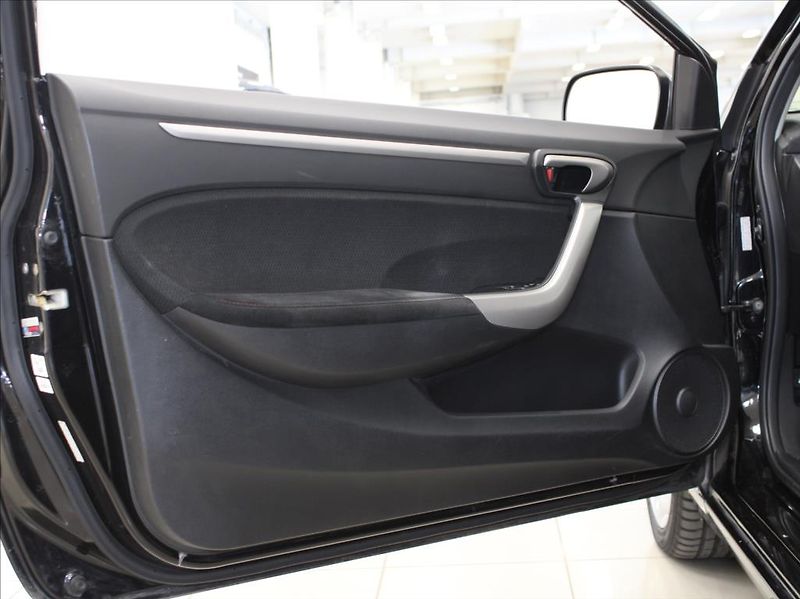 Honda Civic 2,0 VTEC 147kW Si 2.maj.124tkm - fotka 10 z 18