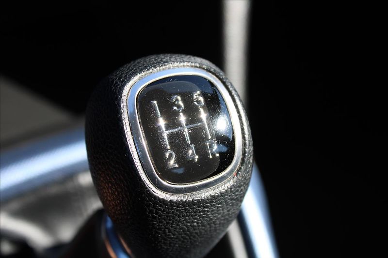 Hyundai i10 1,0 i  NOVÉ V ČR,1.MAJITEL - fotka 20 z 22