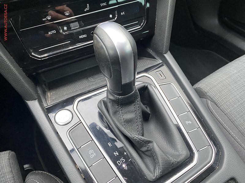 Volkswagen Passat (2021) 2.0 TDi, Business, DSG, TZ - fotka 17 z 19