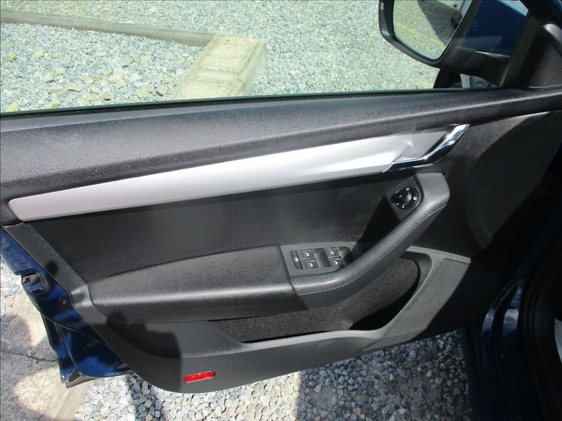 Škoda Octavia 1,6 TDI, Eleg, ZAMLUVENA - fotka 12 z 32