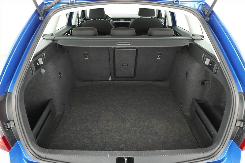 Škoda Octavia (2020) Style 1.6 TDI, ČR,1.maj - fotka 11 z 15